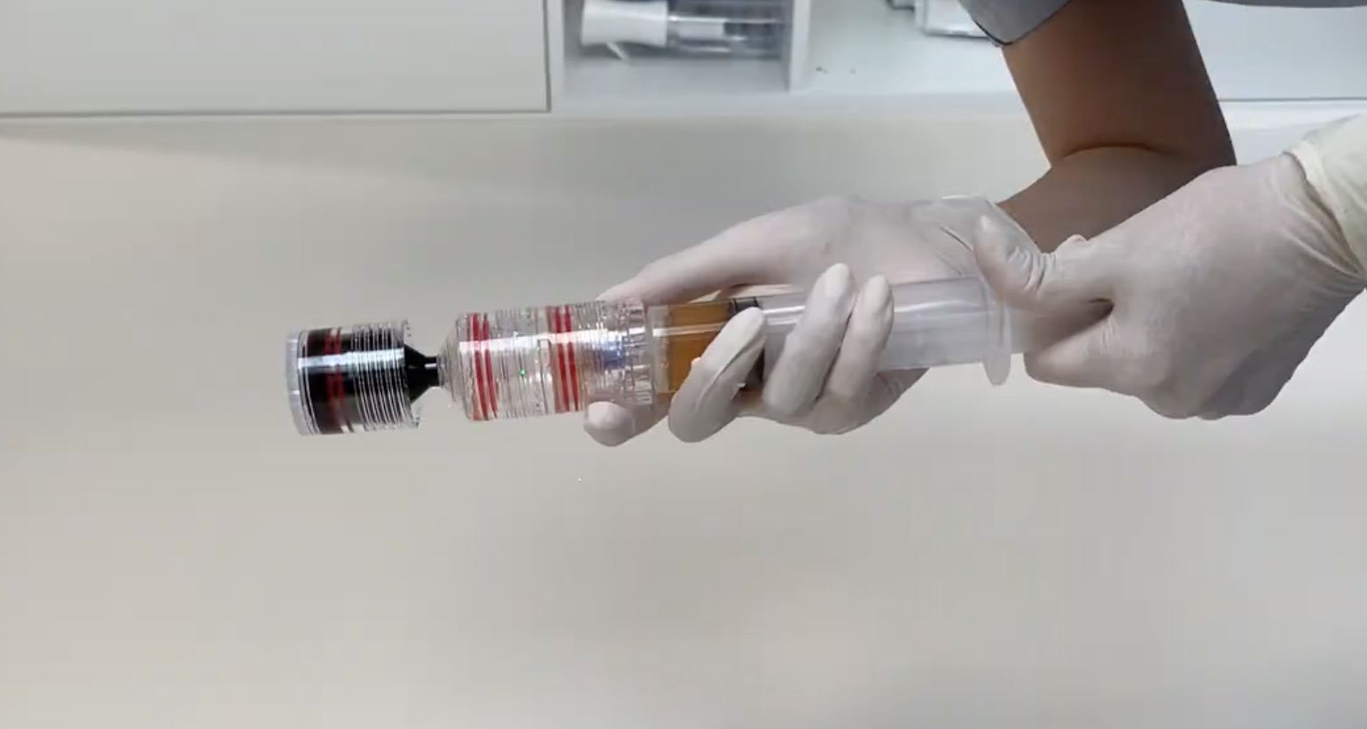 您的皮肤如何通过您自己的血液改善，血浆成分有何作用